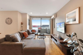 Terminus Apartment I Steps from Geelongs Buzz Geelong